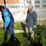 Paolo e Andrea guardano perplessi il lavoro da fare...